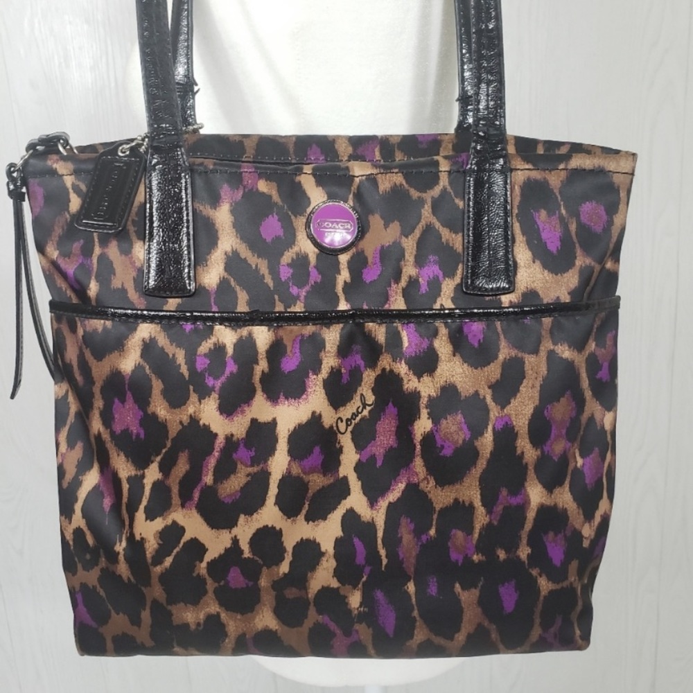 Coach Shoulder Purse 🌺🌺